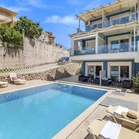 Oceanida Aktaia Apartment *